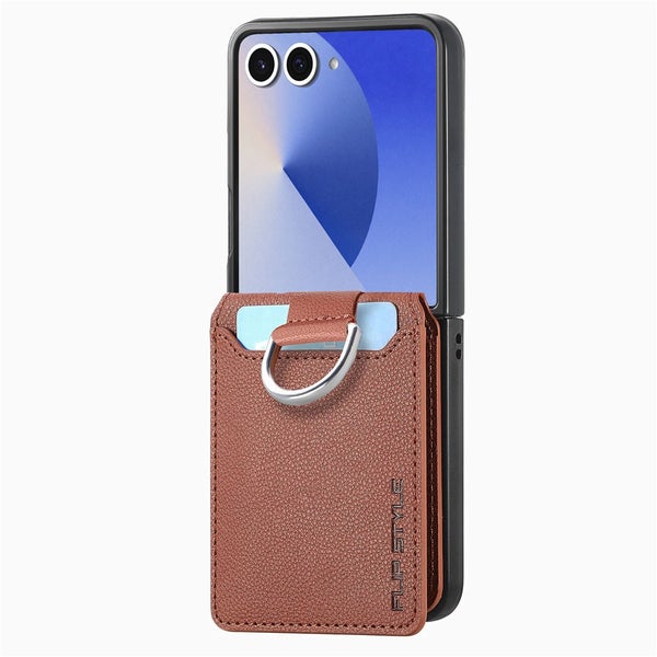 Samsung Galaxy Z Flip7 suojakuori korttipaikoilla, ruskea